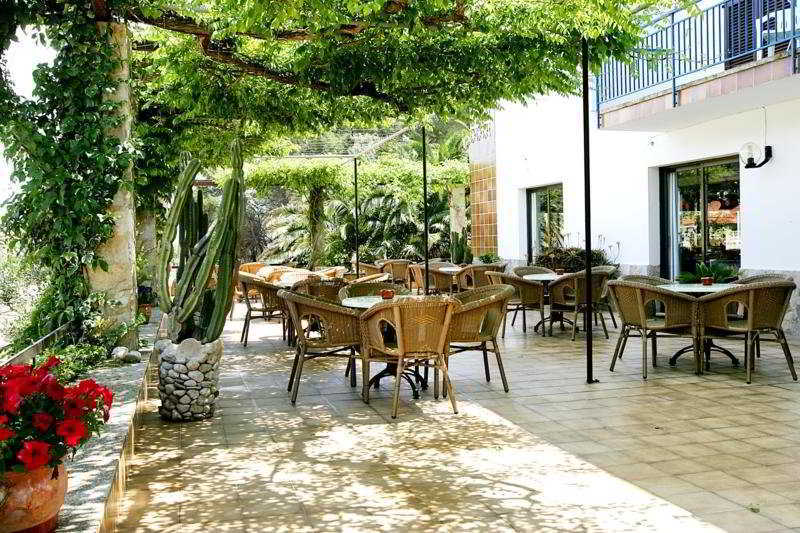 Boutique Hotel Oriola Cala de Sant Vicenc Exterior foto